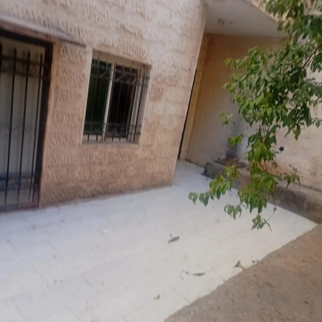 شقة للبيع في طبربور 146 متر مربع مع حديقة مزروعة