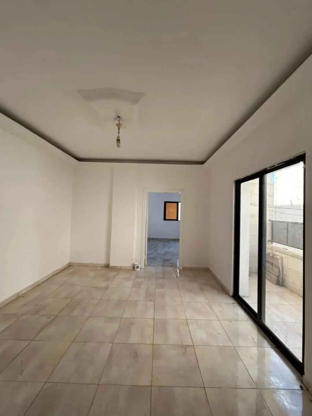 شقة مميزة للبيع خلف شارع الجامعة