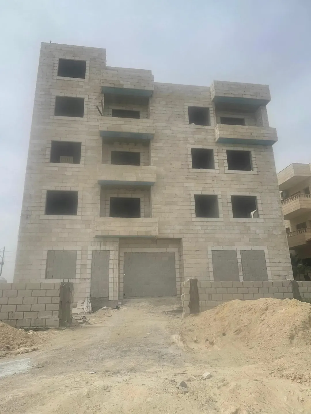 بناية للبيع في الجبيهة – عمان