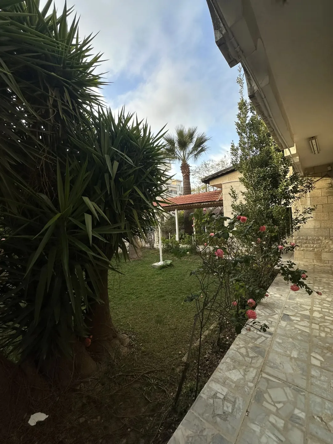 عمارة سكنية للبيع في الجندويل – عمان
