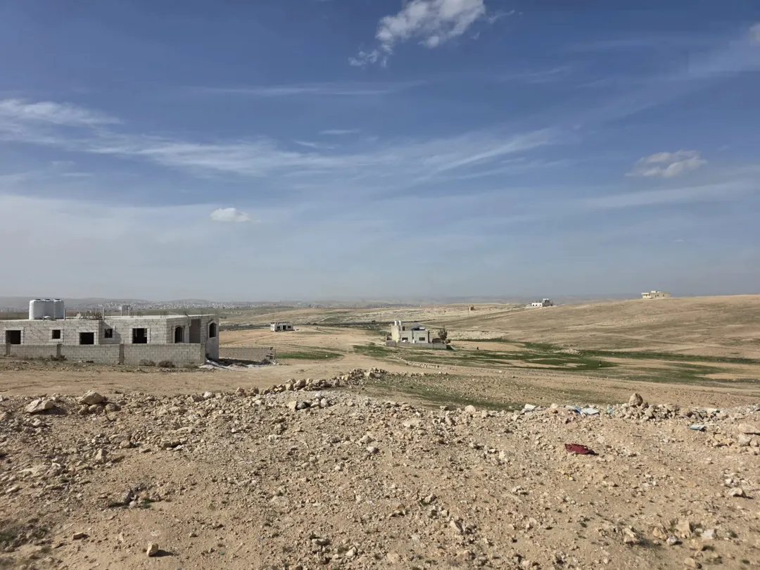 ارض مميزة للبيع في موقع استراتيجي بالقرب من الجامعة