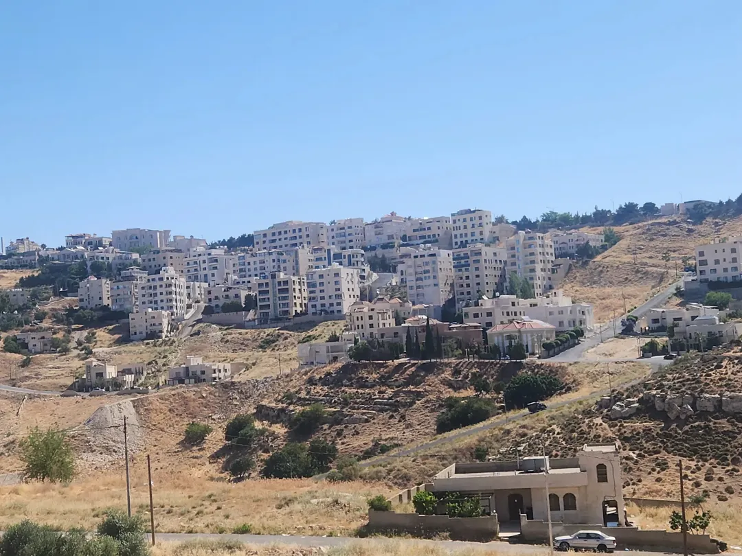 أرض للبيع في عمان الغربية – الرباحية الشمالية سكن ج