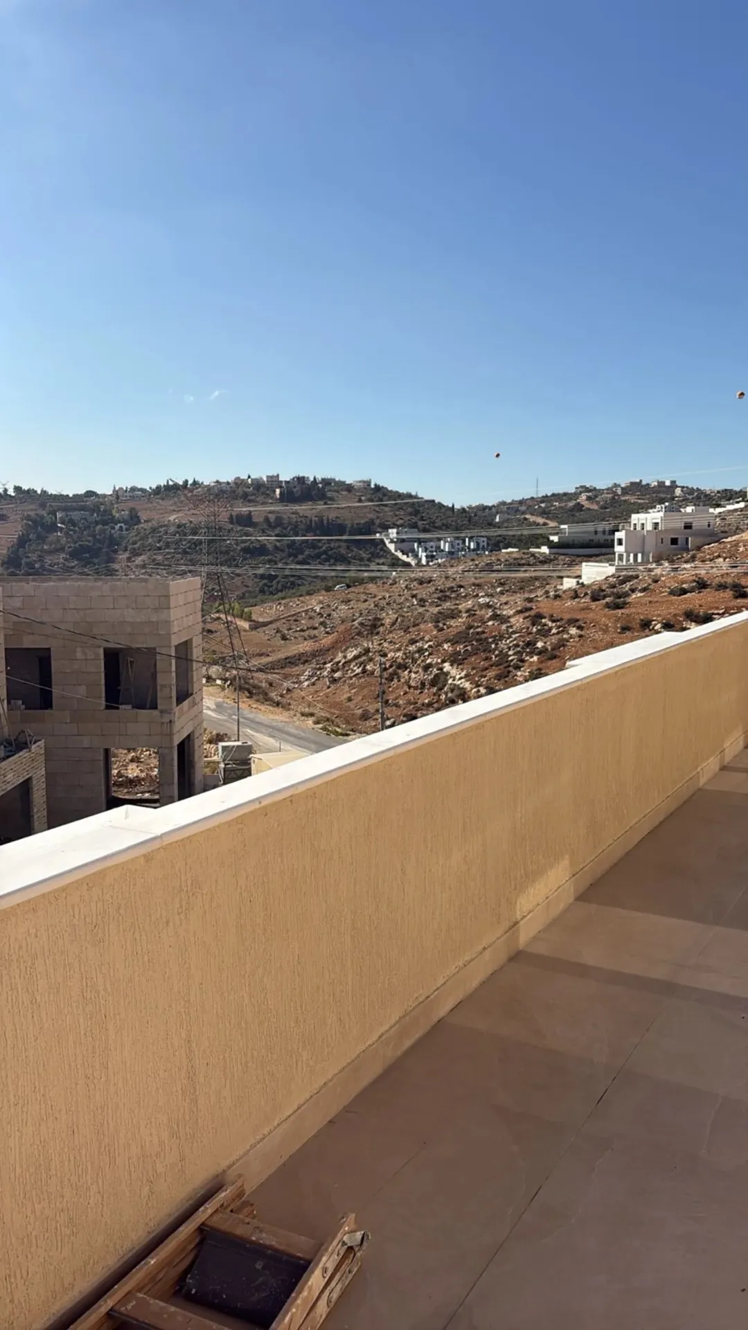 فيلا فاخرة للبيع في بدر الجديدة – بناء جديد بتصميم عصري