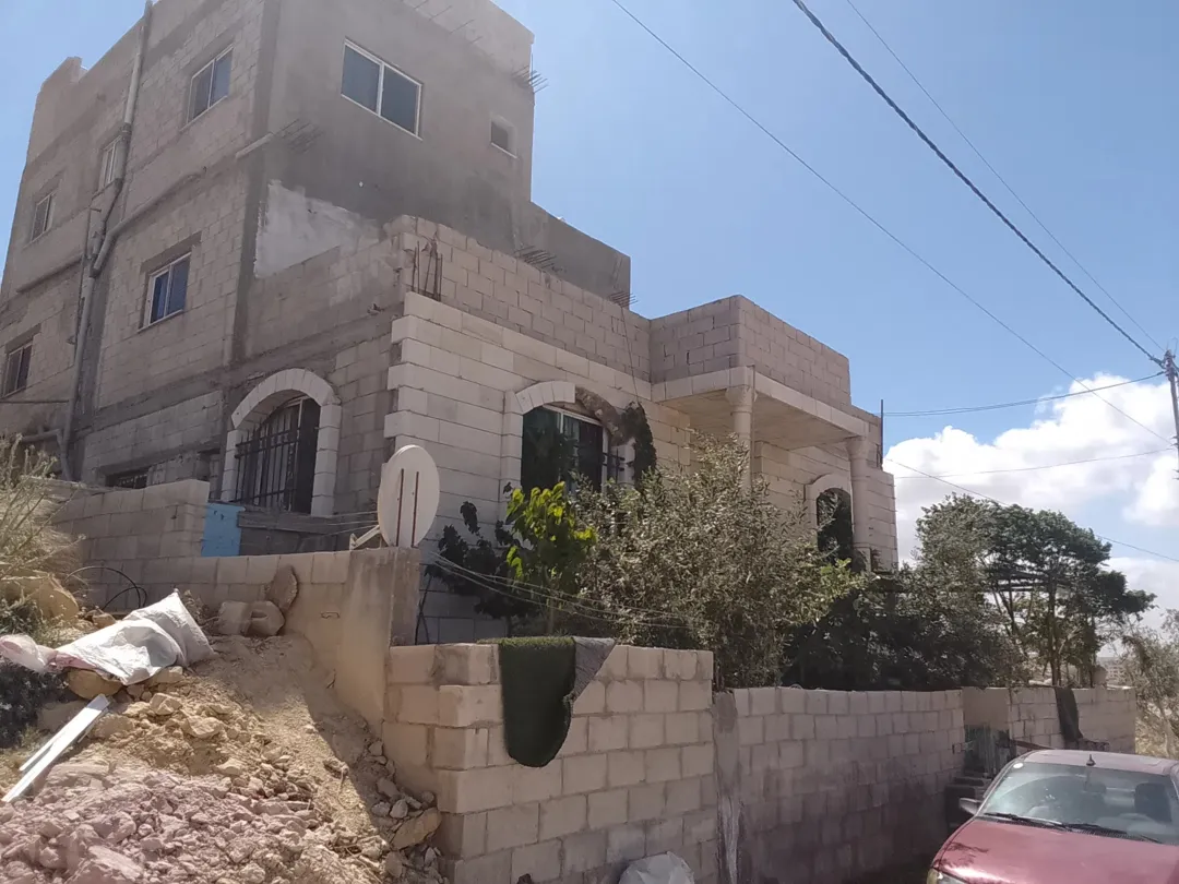 منزل مستقل للبيع في منطقة هادئة بالمغيرات