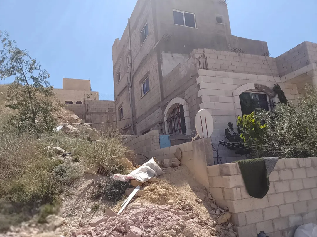 منزل مستقل للبيع في منطقة هادئة بالمغيرات