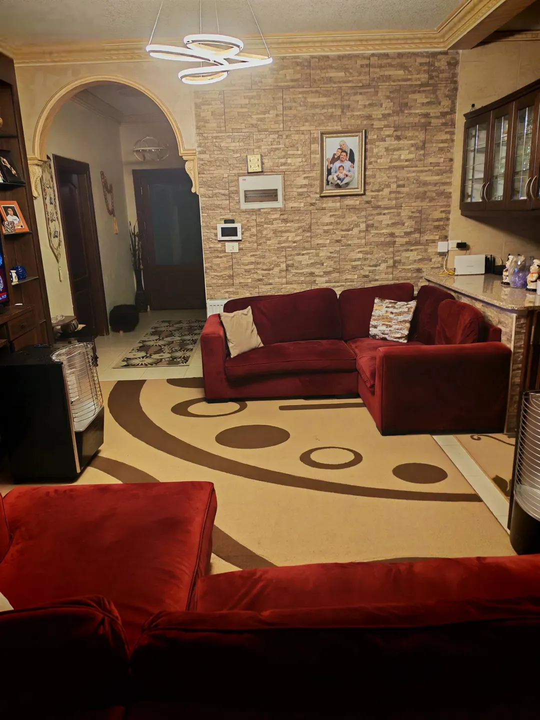 شقة واسعة للبيع في عمان – طريق المطار