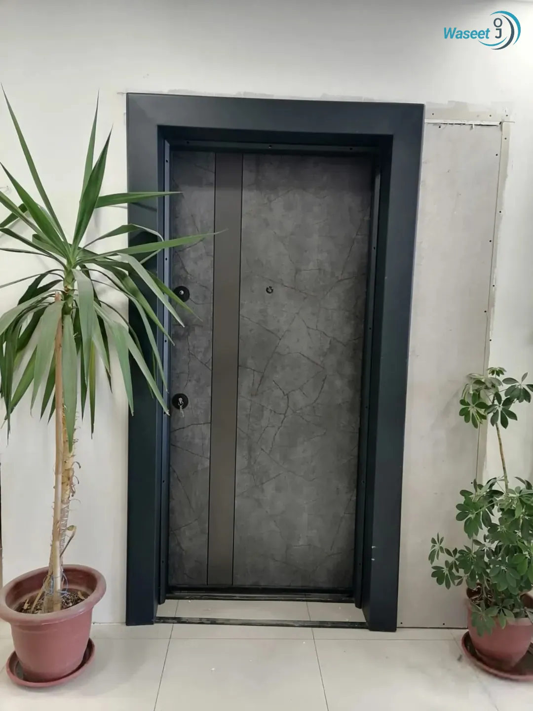 طابق اخير مع رووف 218م للبيع جنوب كليه الطب والصيدلة لجامعة اليرموك