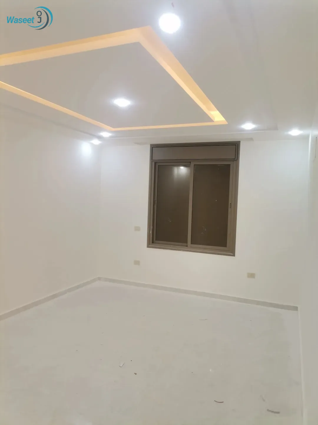 طابق اخير مع رووف 218م للبيع جنوب كليه الطب والصيدلة لجامعة اليرموك
