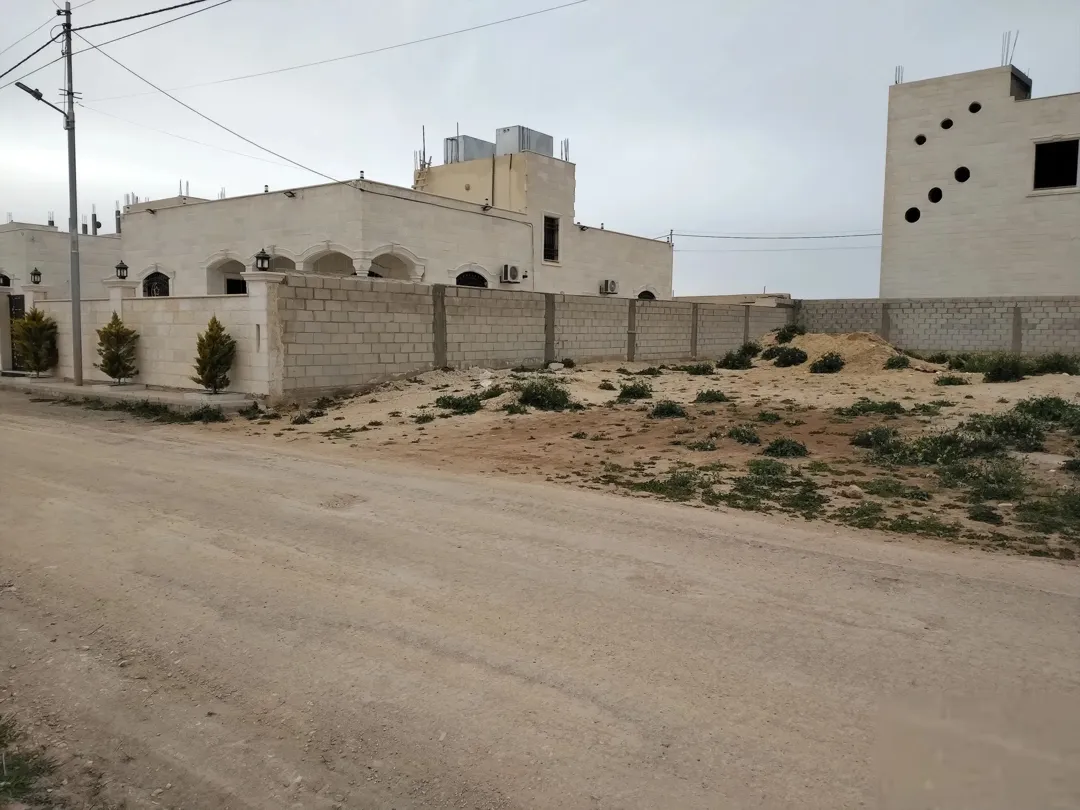 قطعة أرض للبيع