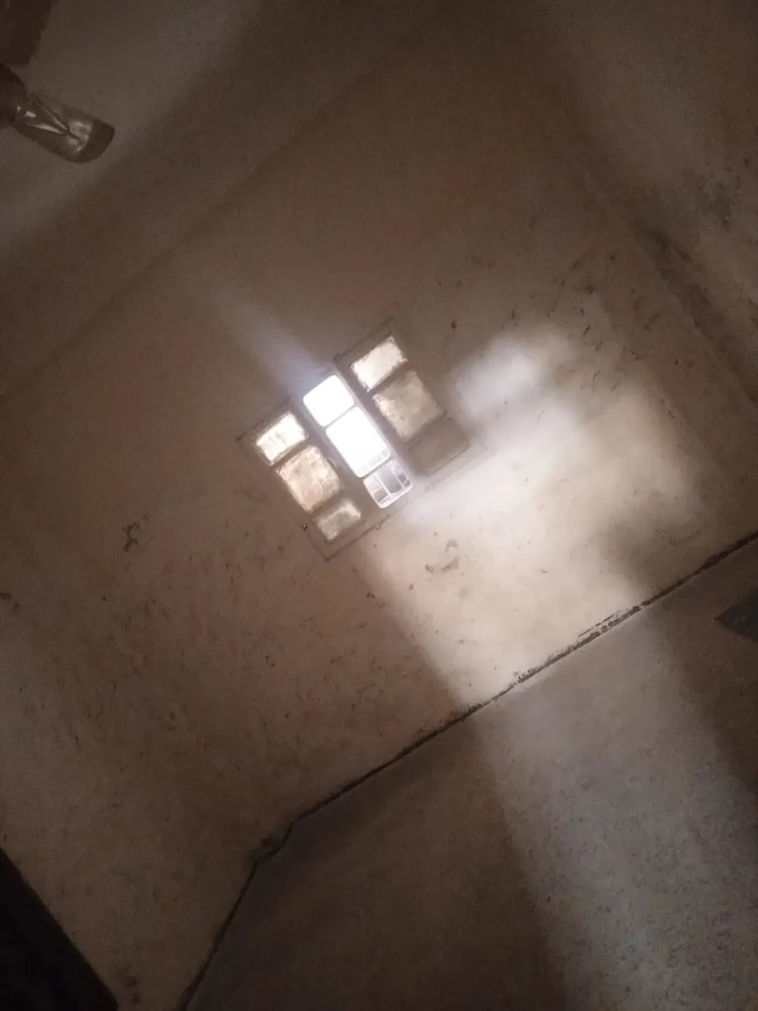 عمارة سكنية مكونة من 3 طوابق للبيع في الزرقاء – الغويرية