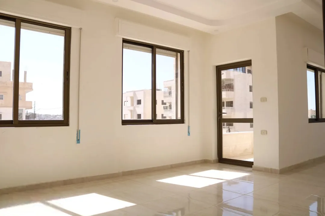 شقة فاخرة للبيع في جبل الزهور – عمان بمساحة 167 متر مربع