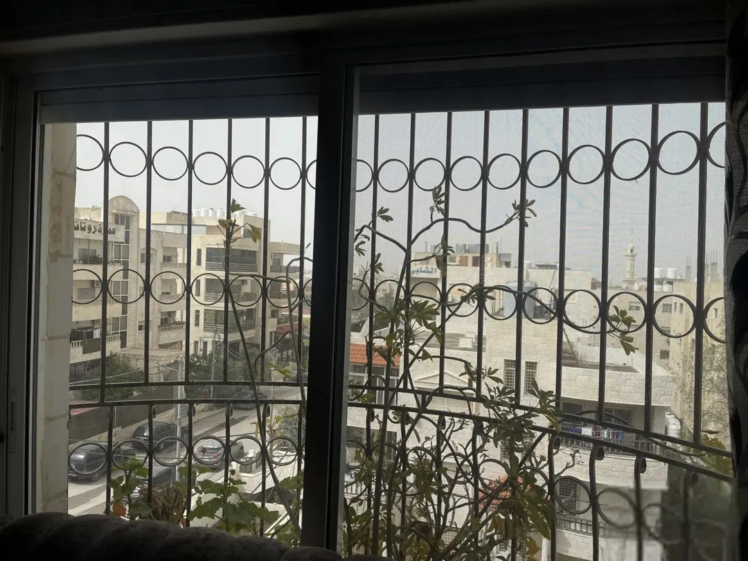 شقة للبيع في إربد – حي الورود بالقرب من قرى الأطفال