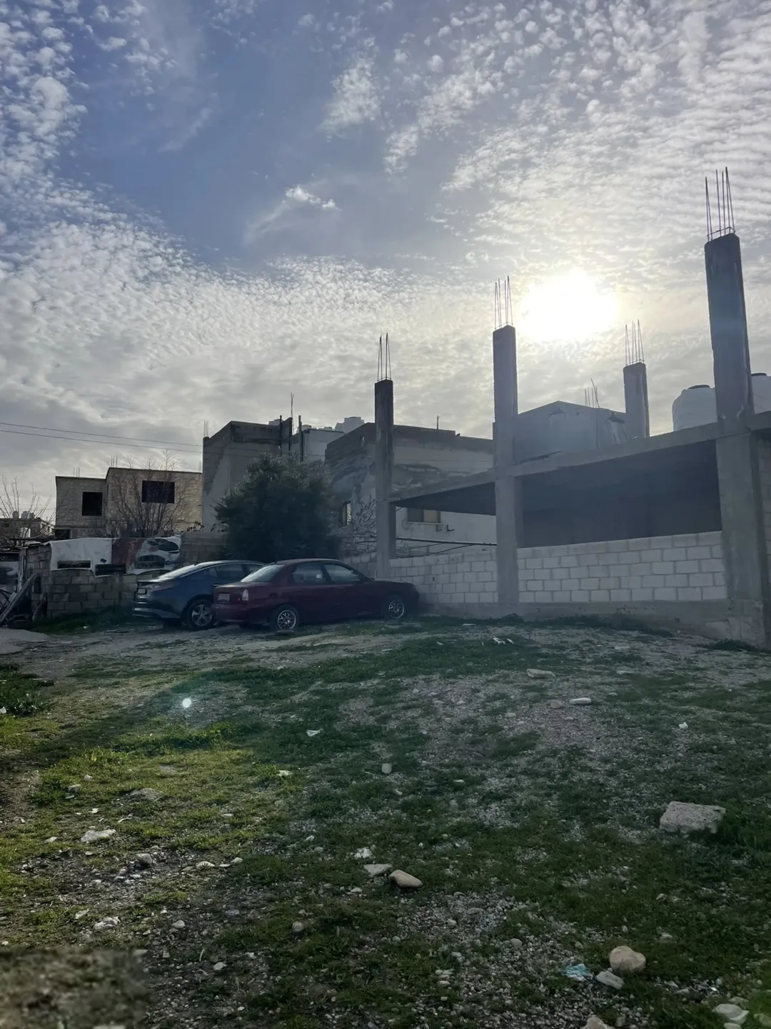 بيت للبيع في الزرقاء أرض مساحتها ثمانية دنانير