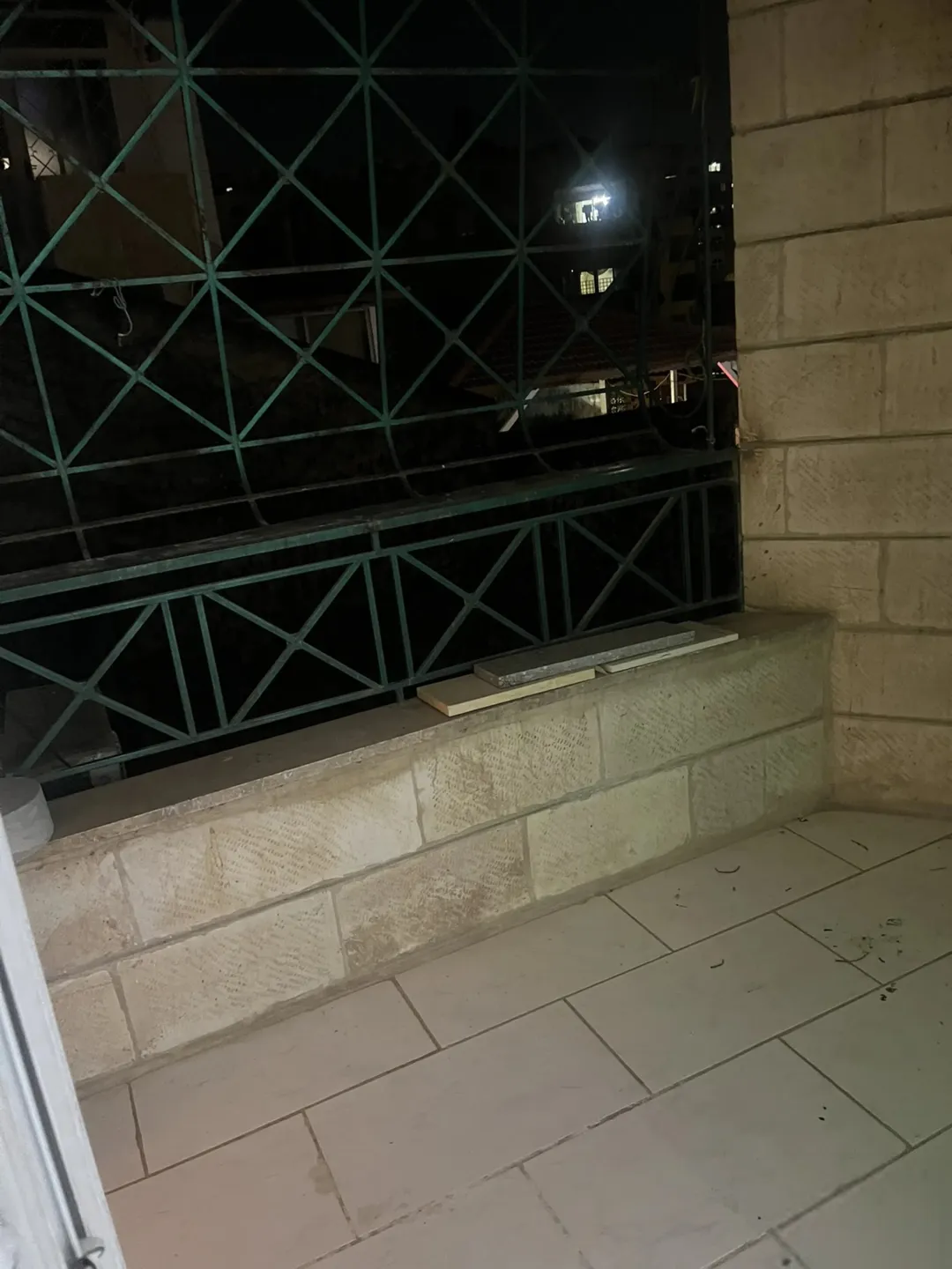 شقة فاخرة للبيع في الجاردنز الطابق الأول مباشرةً