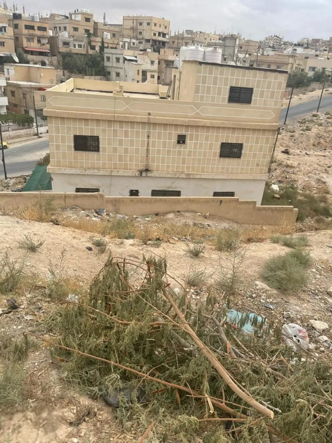 أرض سكنية مميزة للبيع في الزرقاء – جبل الأبيض