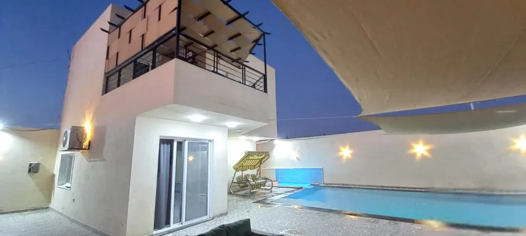 شاليه فاخر للبيع في البحر الميت غور الراما