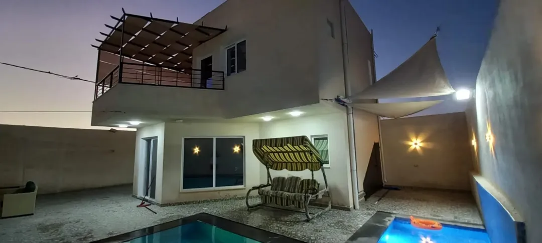 شاليه فاخر للبيع في البحر الميت غور الراما