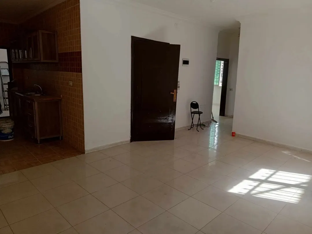 شقق للبيع في جبل الجوفة بإطلالة بانورامية على المدرج الروماني وجبل القلعة