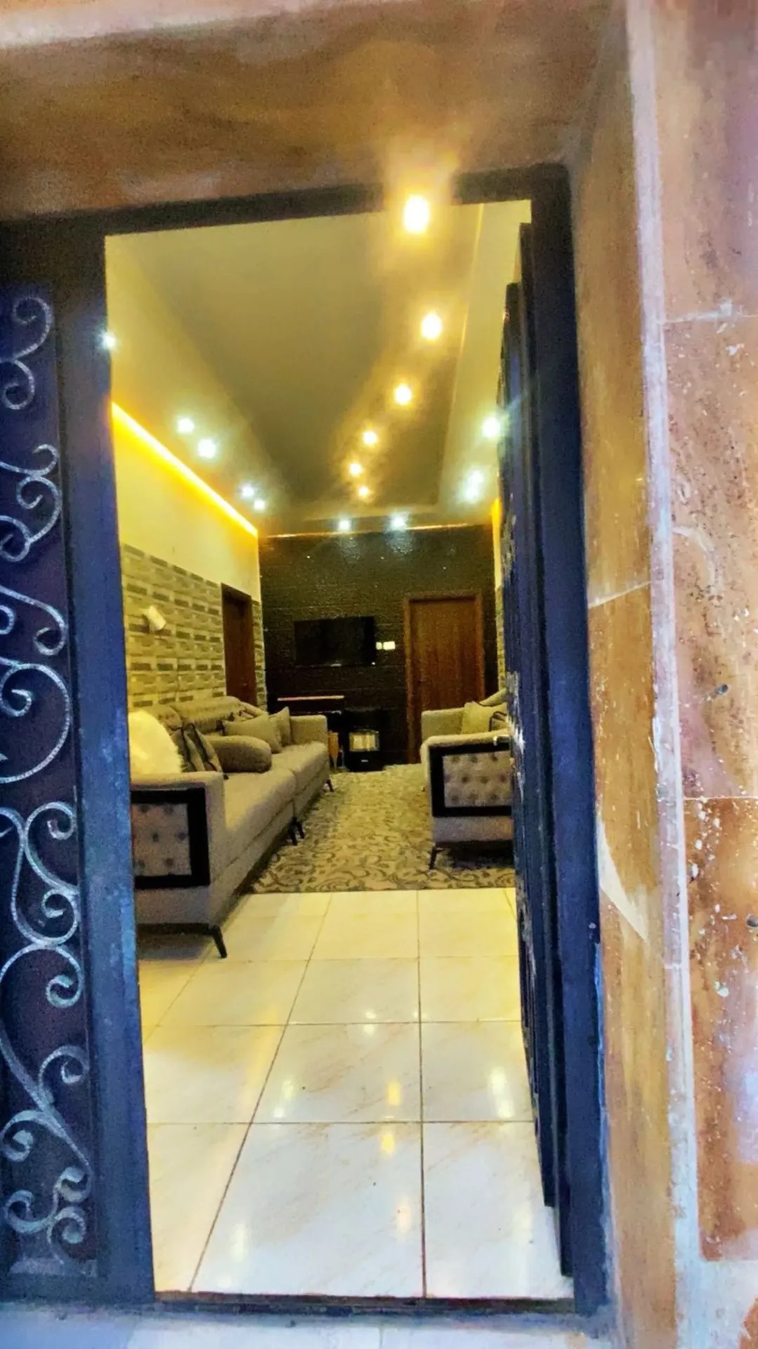 بيت مستقل طابقين شبه فيلا بسعر مغري