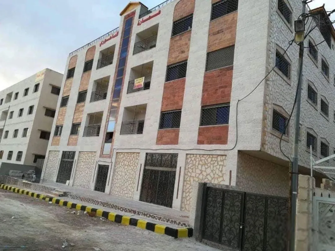 عمارة استثمارية للبيع في الزرقاء – حي معصوم