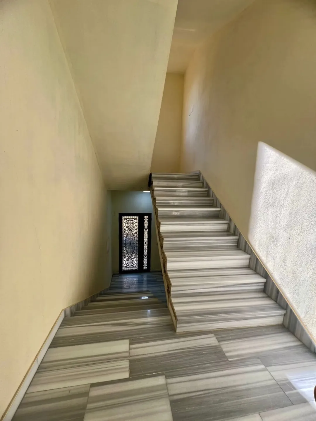 بيت 3 طوابق للبيع