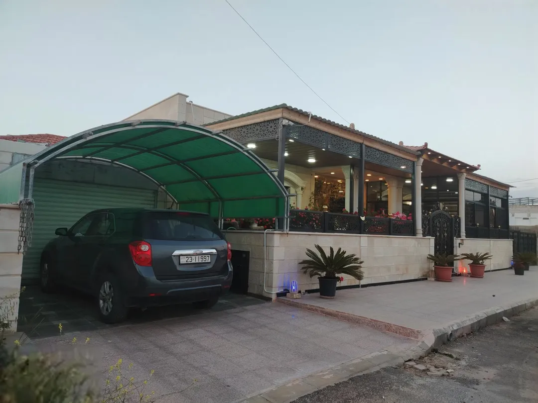 فيلا سوبر ديلوكس فاخرة في أم زعرورة إطلالة خلابة