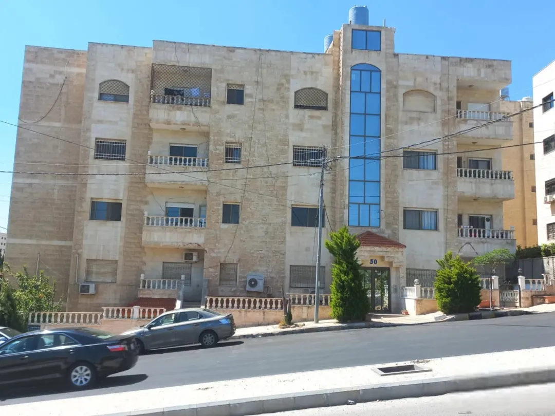 شقة ثلاث غرف جديدة للبيع في عمان، الجبيهة، أم زويتينة