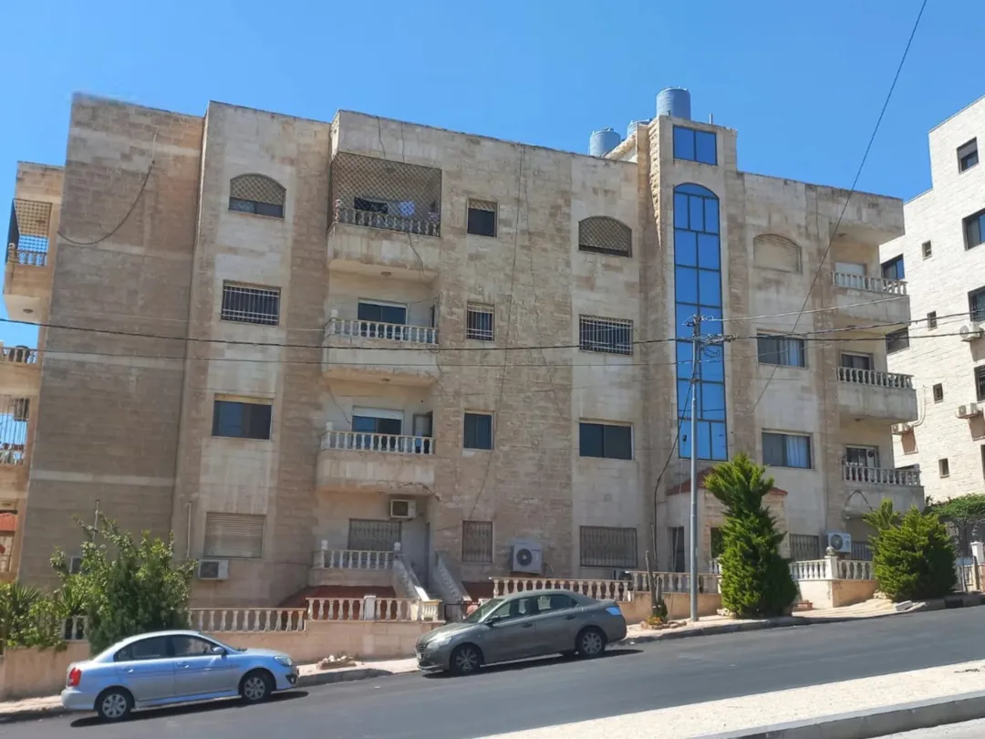 شقة ثلاث غرف جديدة للبيع في عمان، الجبيهة، أم زويتينة