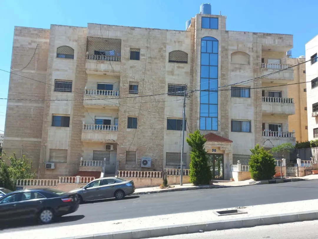 شقة ثلاث غرف جديدة للبيع في عمان، الجبيهة، أم زويتينة