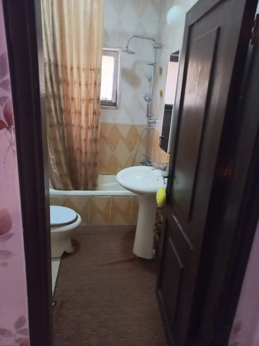 شقة ثلاث غرف جديدة للبيع في عمان، الجبيهة، أم زويتينة