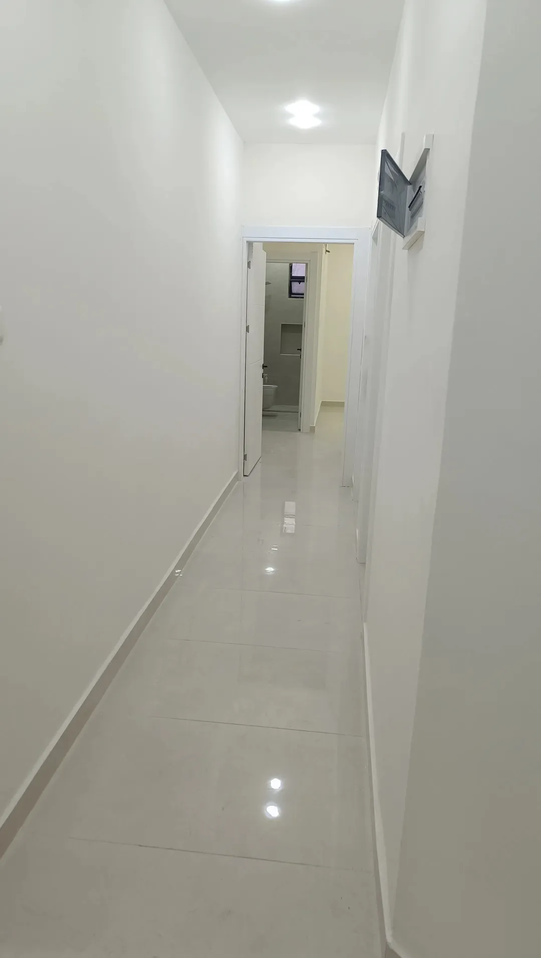 شقة للبيع في العقبة – التاسعة أهالي – تصميم هندسي وموقع مميز
