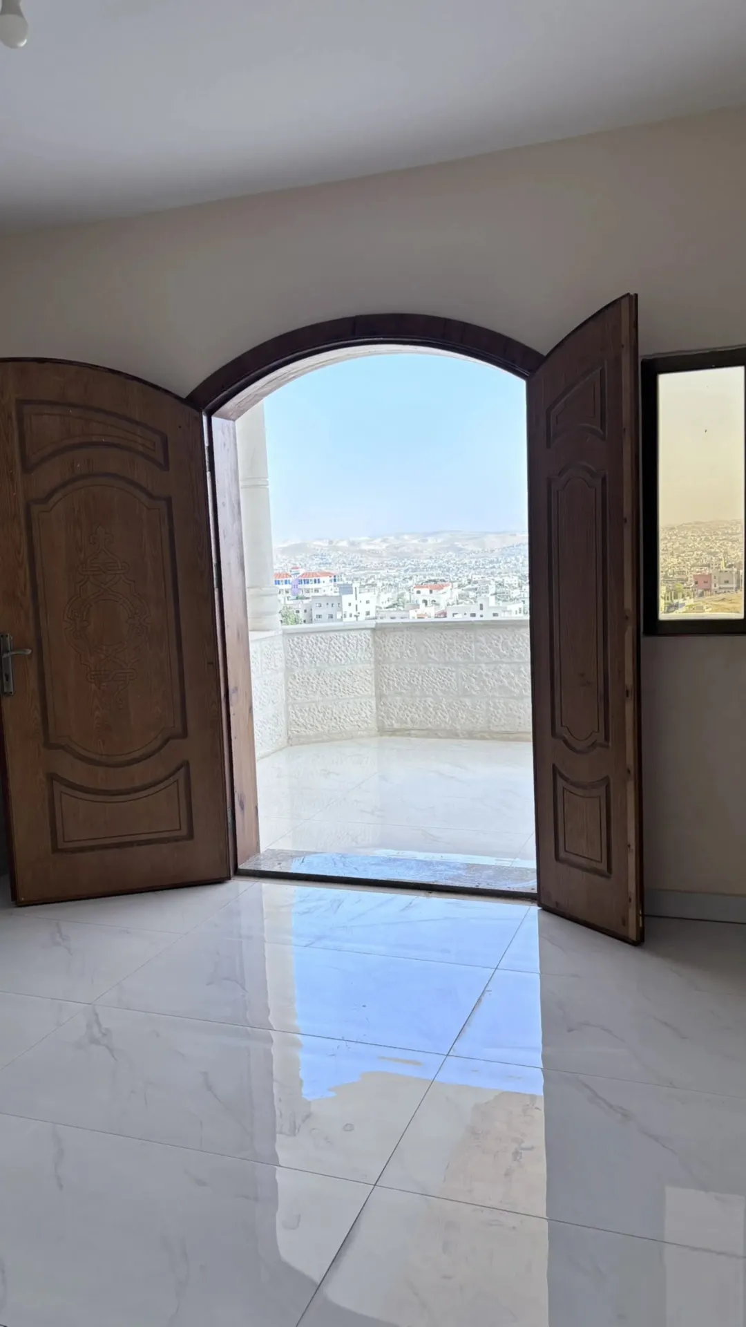 بيت شبه فيلا فاخر للبيع في الزرقاء – جريبا