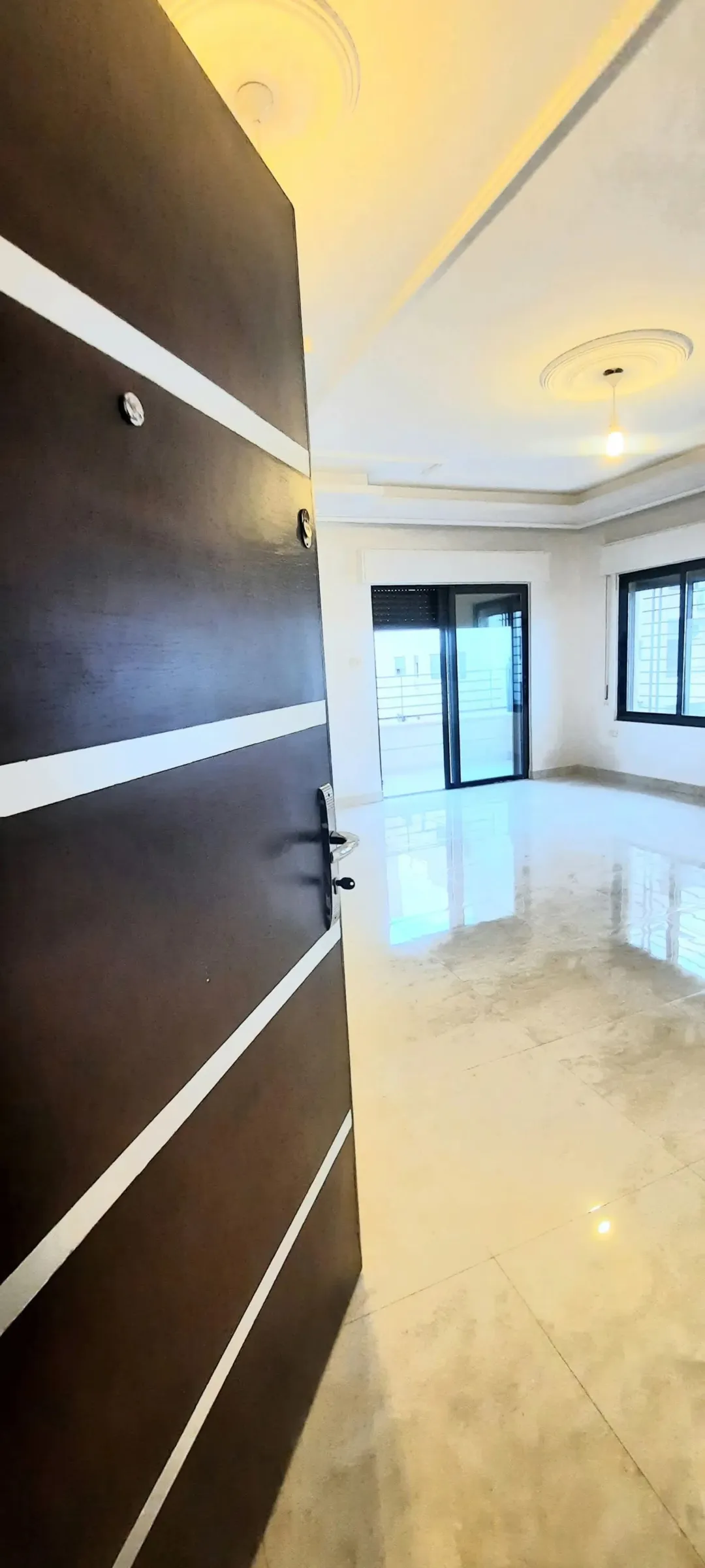 شقة فاخرة للبيع في أبو نصير بالقرب من الأكاديمية البحرية