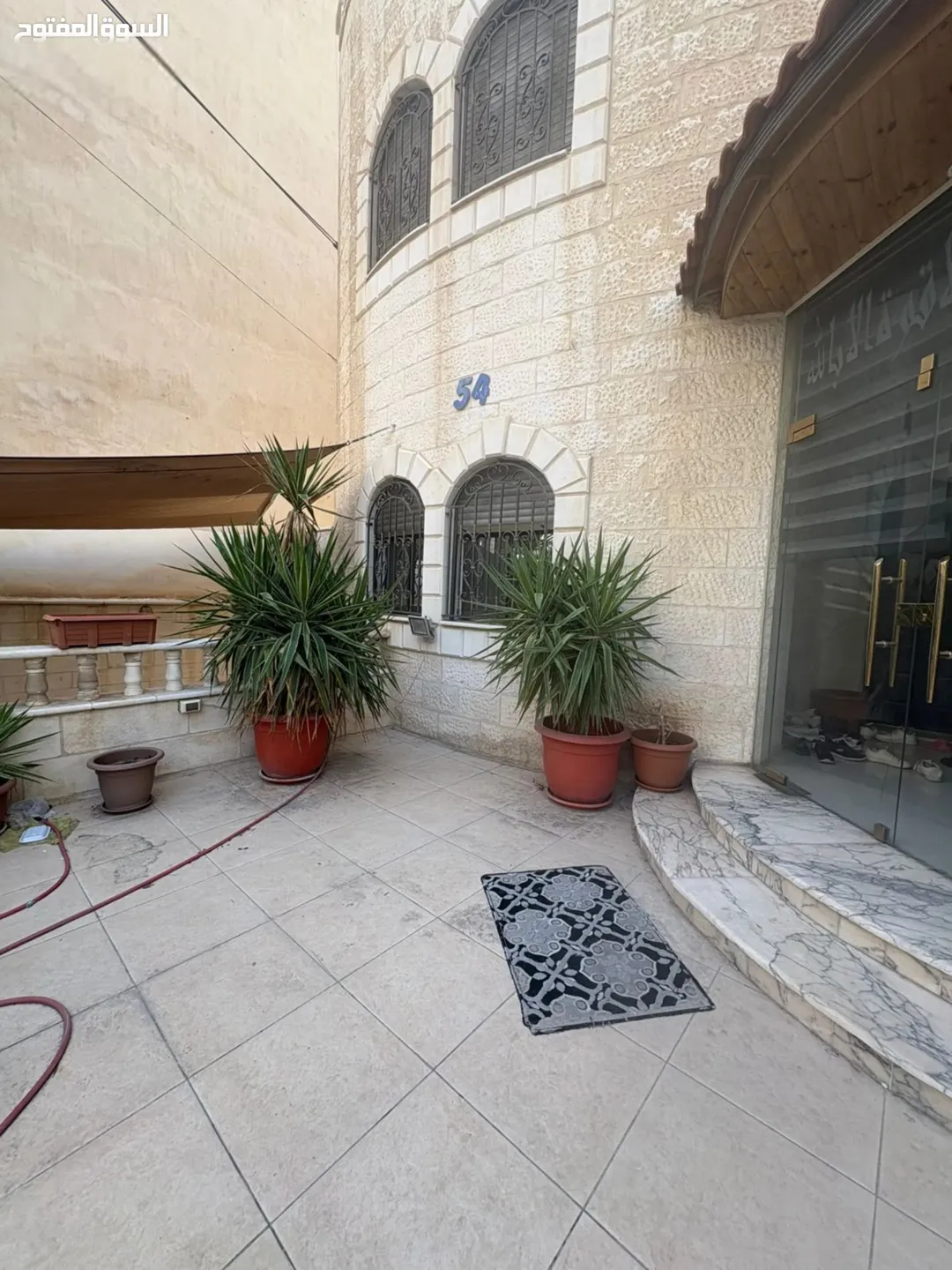 فيلا فاخرة للبيع في الزرقاء جبل طارق