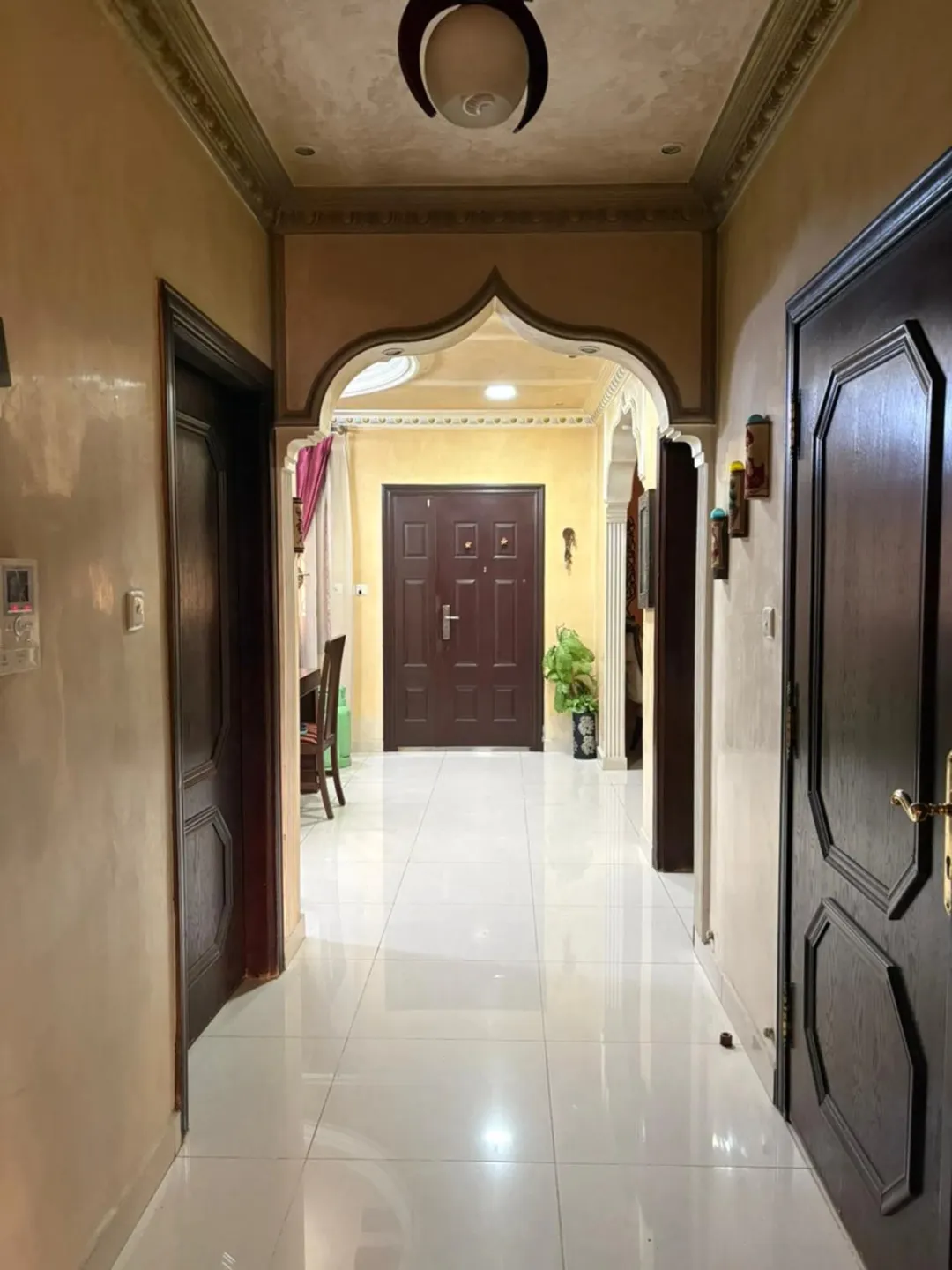 فيلا فاخرة للبيع في الزرقاء جبل طارق
