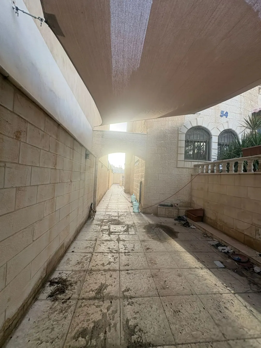 فيلا فاخرة للبيع في الزرقاء جبل طارق