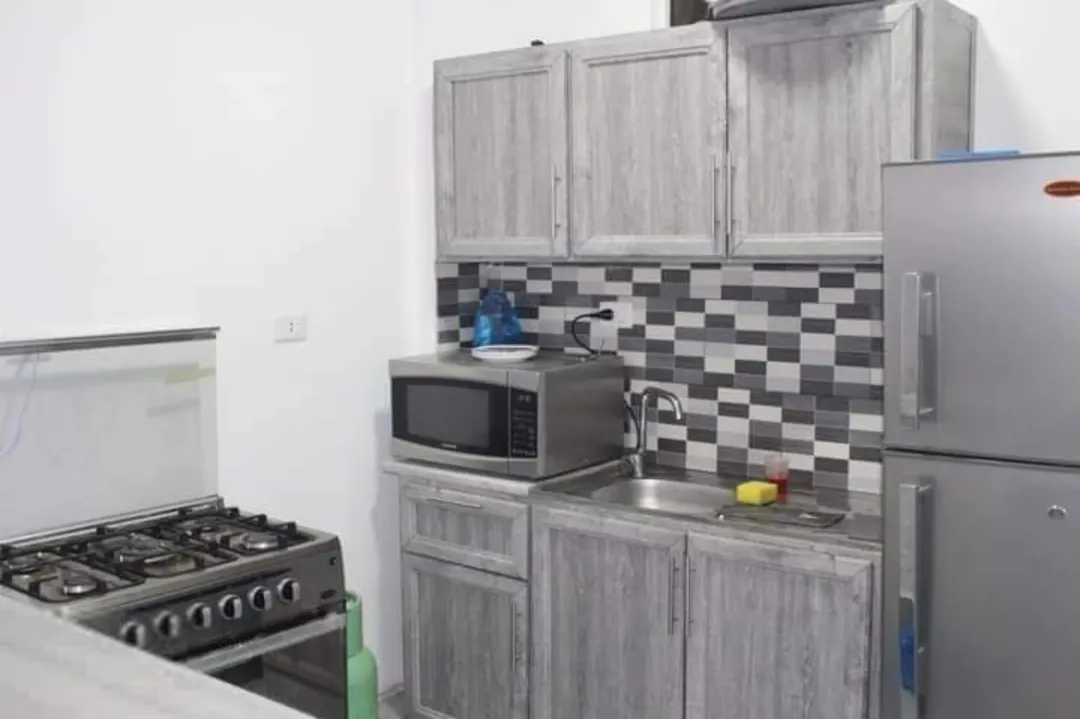شاليه للبيع او البدل بسياره حديثه كجزء من الثمن في البحر الميت بالقرب من منتجع البحيره