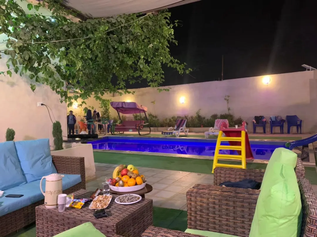 شاليه للبيع او البدل بسياره حديثه كجزء من الثمن في البحر الميت بالقرب من منتجع البحيره