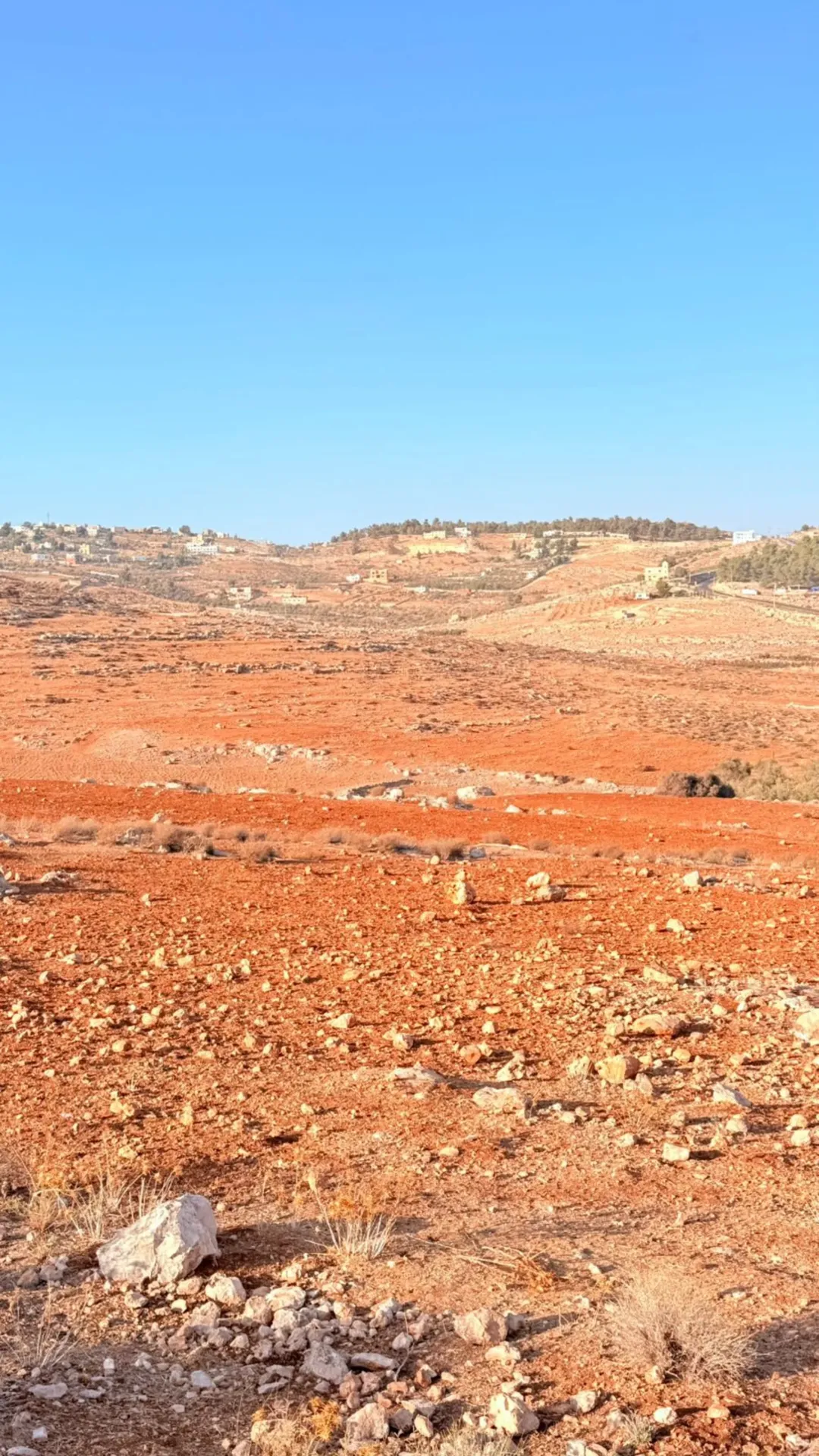 أرض للبيع في جرش – العنيبة بإطلالة بانورامية ساحرة