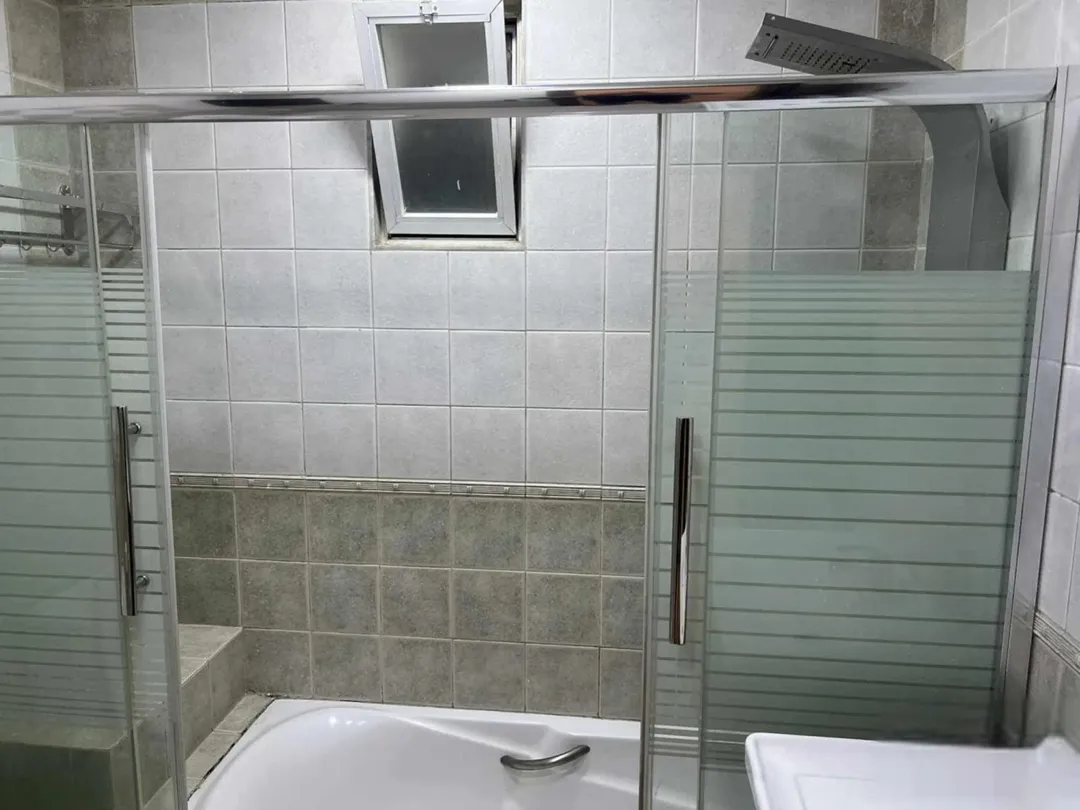 شقة سكنية تجارية فاخرة للبيع تحفة فنية في قلب ضاحية الرشيد
