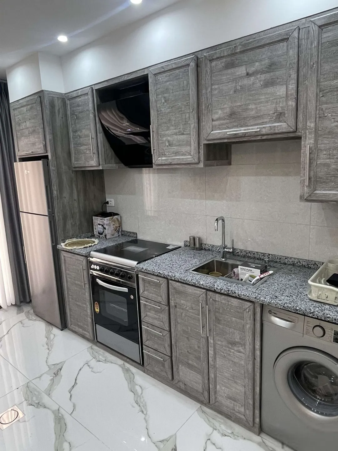 استوديو عصري في موقع متميز بالرمادية – عمان الاردن | ID 613495