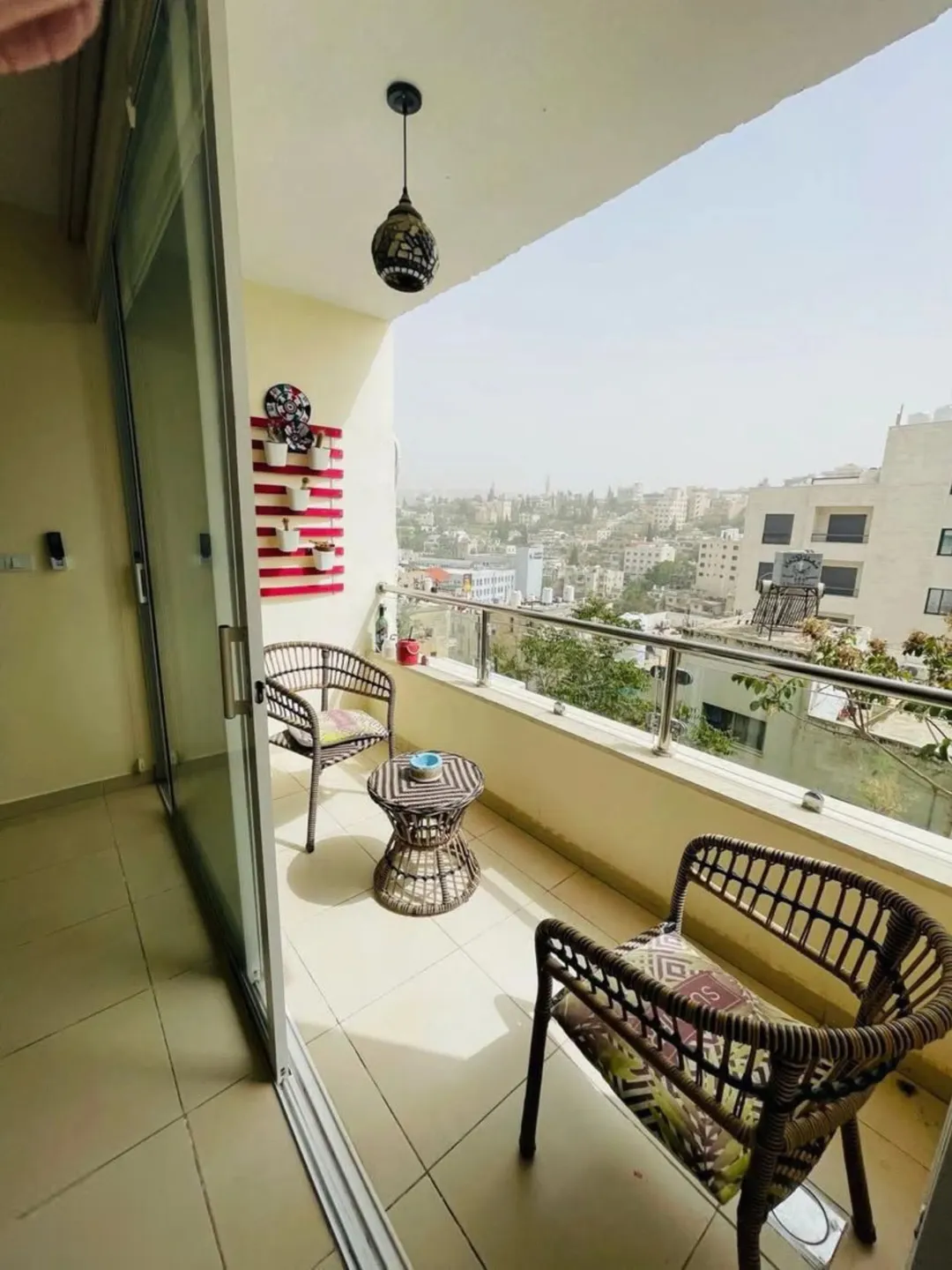 شقة استثمارية فاخرة في قلب جبل اللويبدة