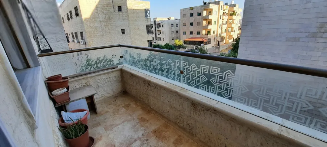 شقة فاخرة للبيع في شفابدران عمان 140 متر