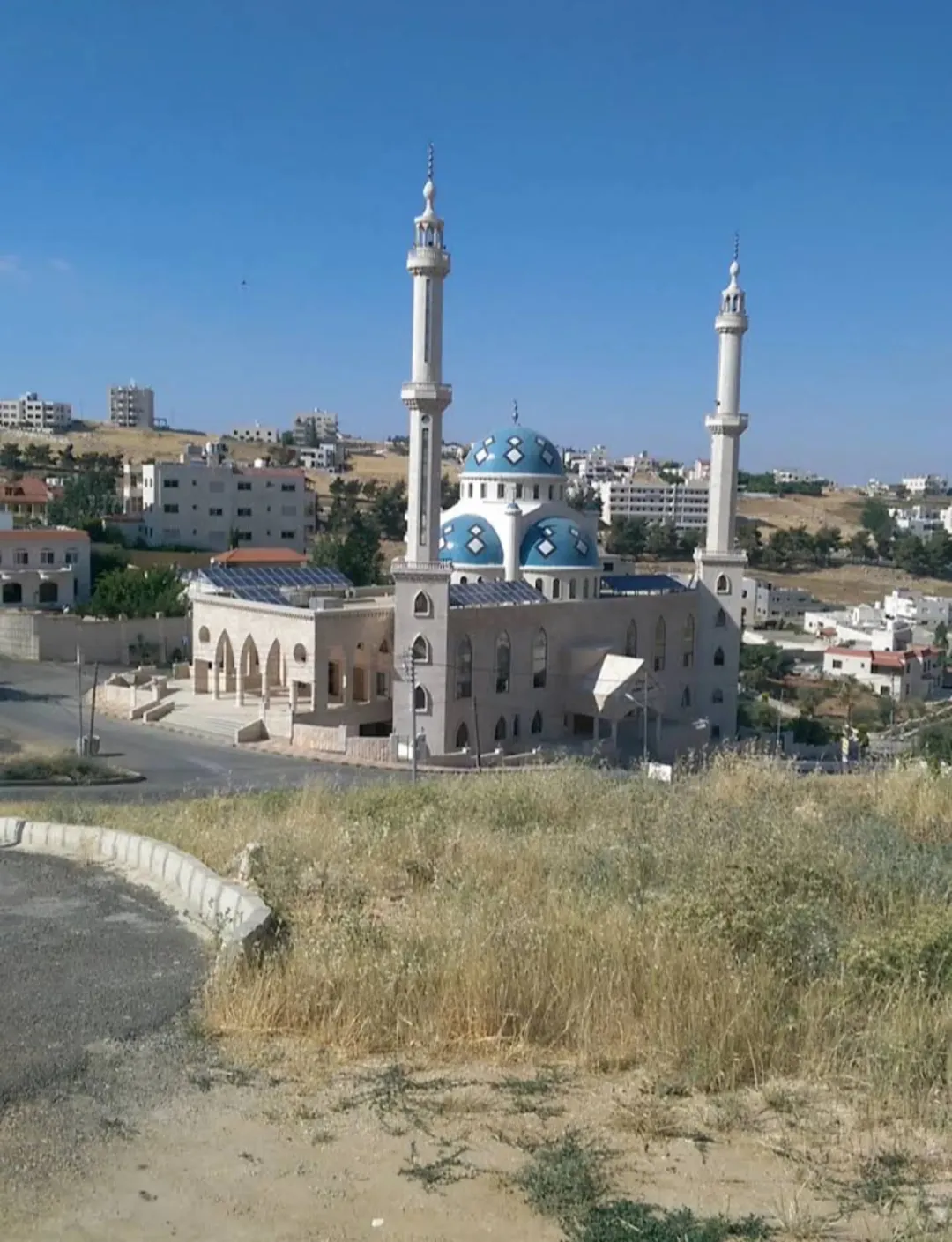 أرض للبيع أو البدل في أرقى مناطق السلط – الشفا الجنوبي