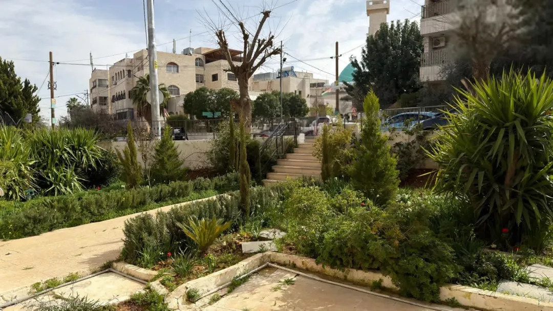 منزل للبيع في جبل الحسين – عمان قطعة أرض مع بناء