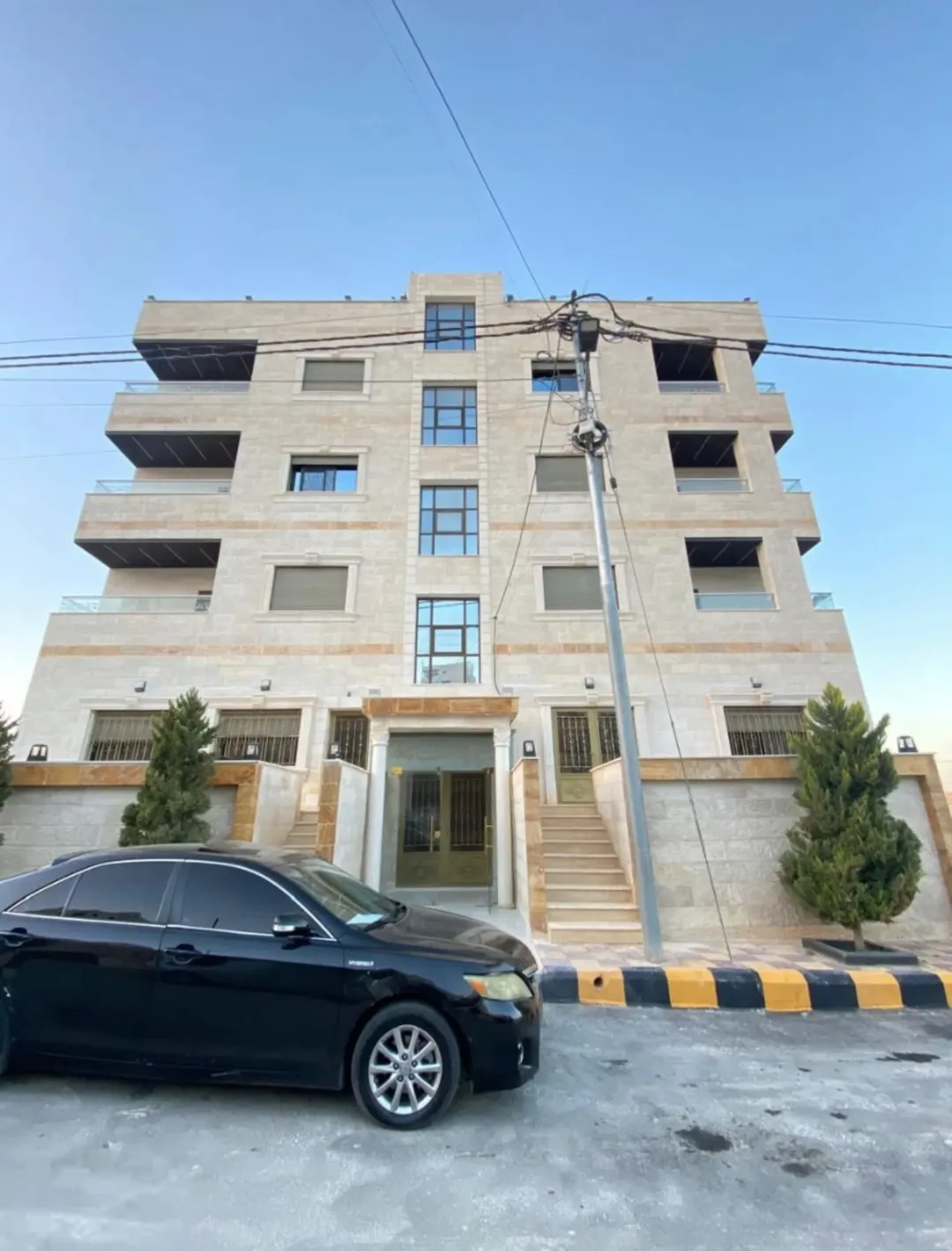 شقة للبيع في طبربور دور أول