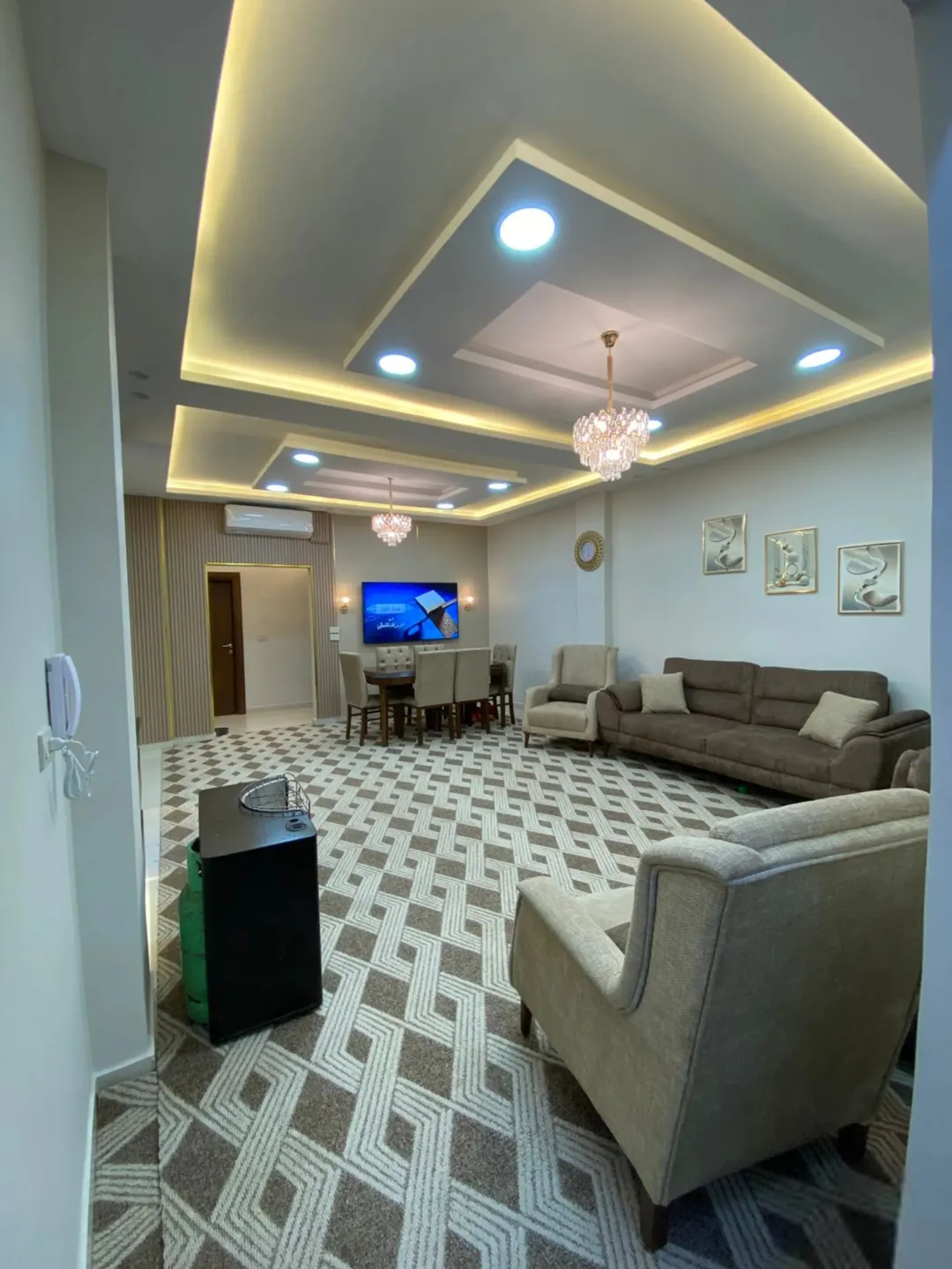 شقه طابقيه للبيع