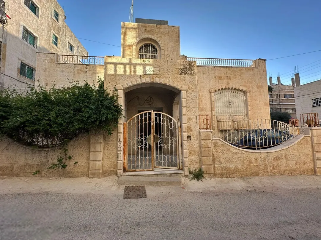 للبيع بيت مستقل في ماركا الجنوبية – منطقة نادي السباق