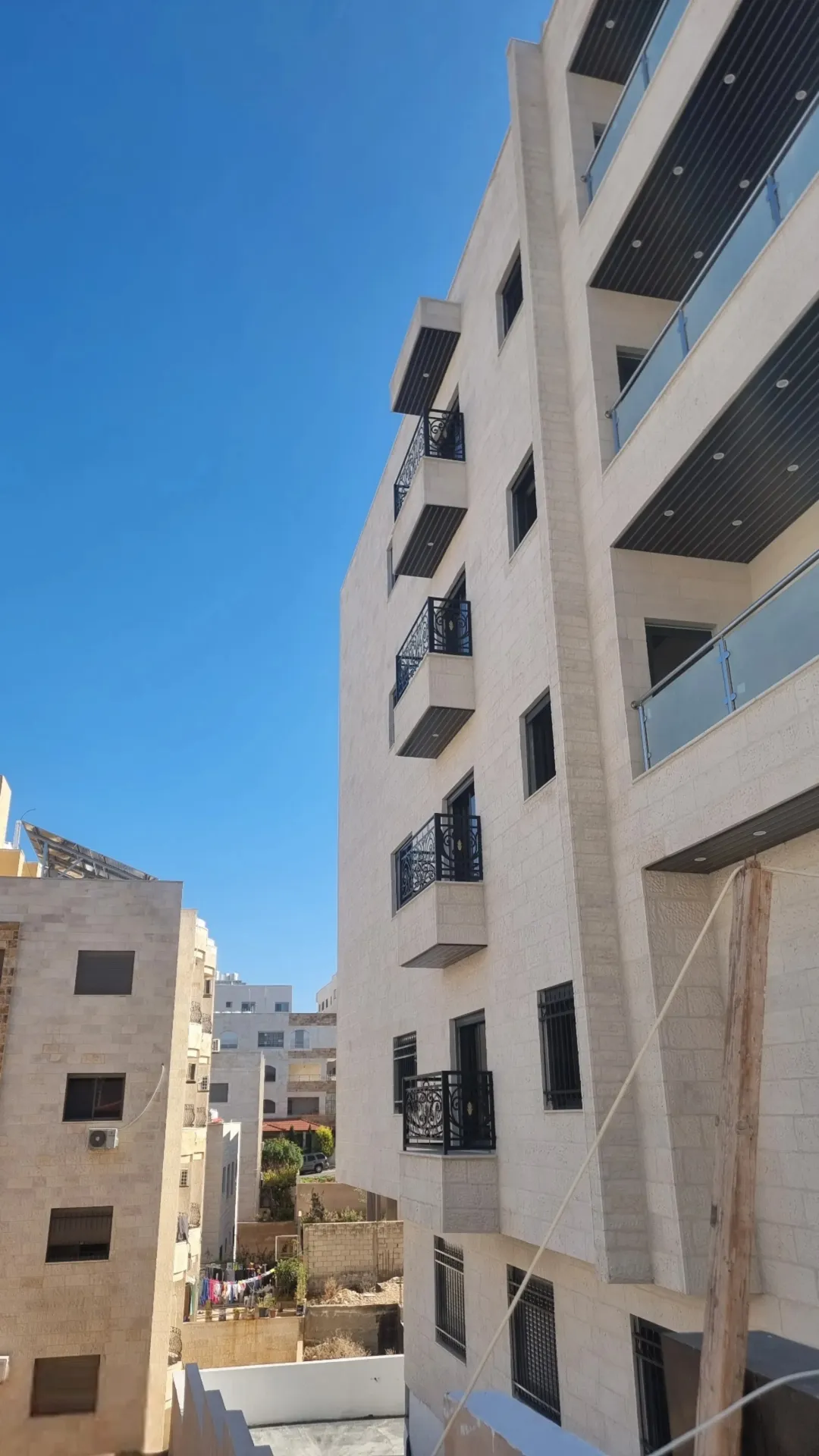 شقق فاخرة للبيع في شفا بدران بالقرب من الأكاديمية البحرية