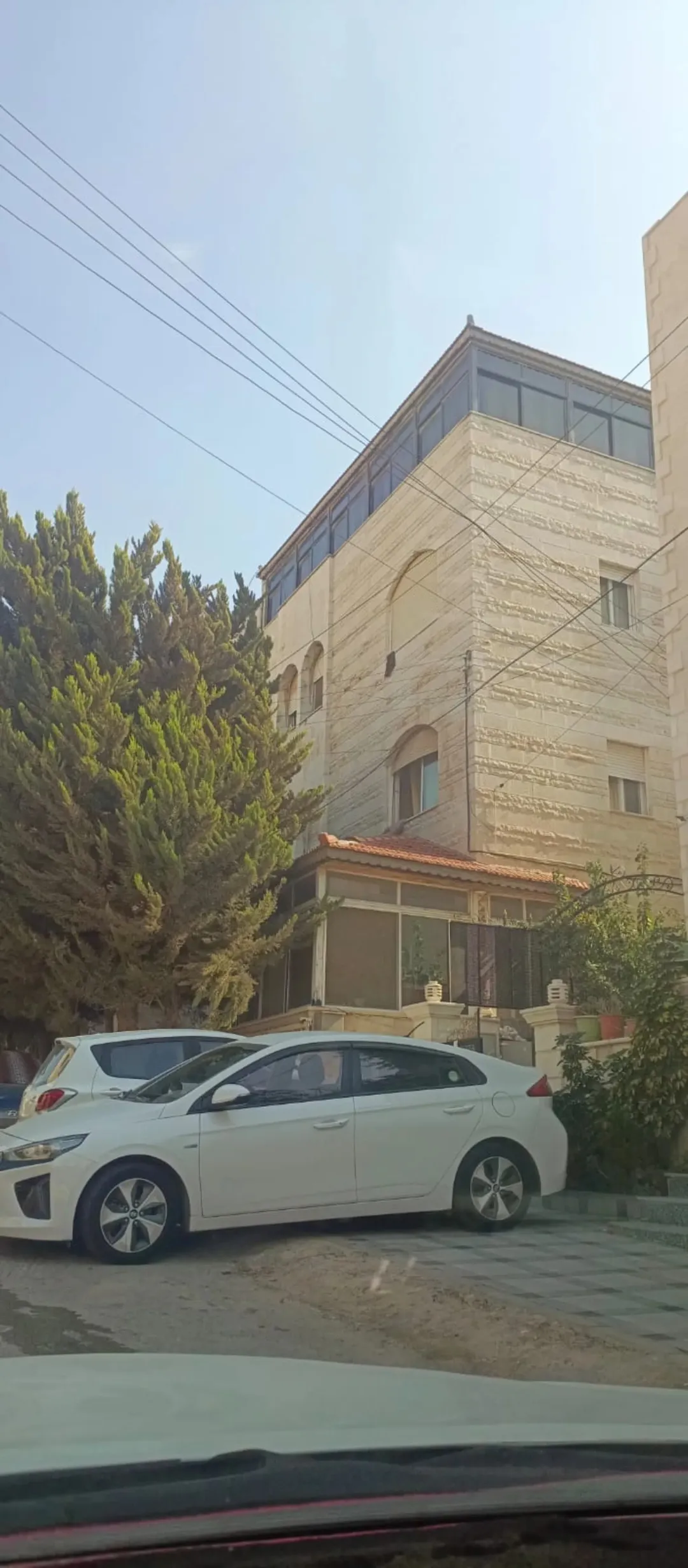 عمارة سكنية مميزة للبيع في أبو نصير